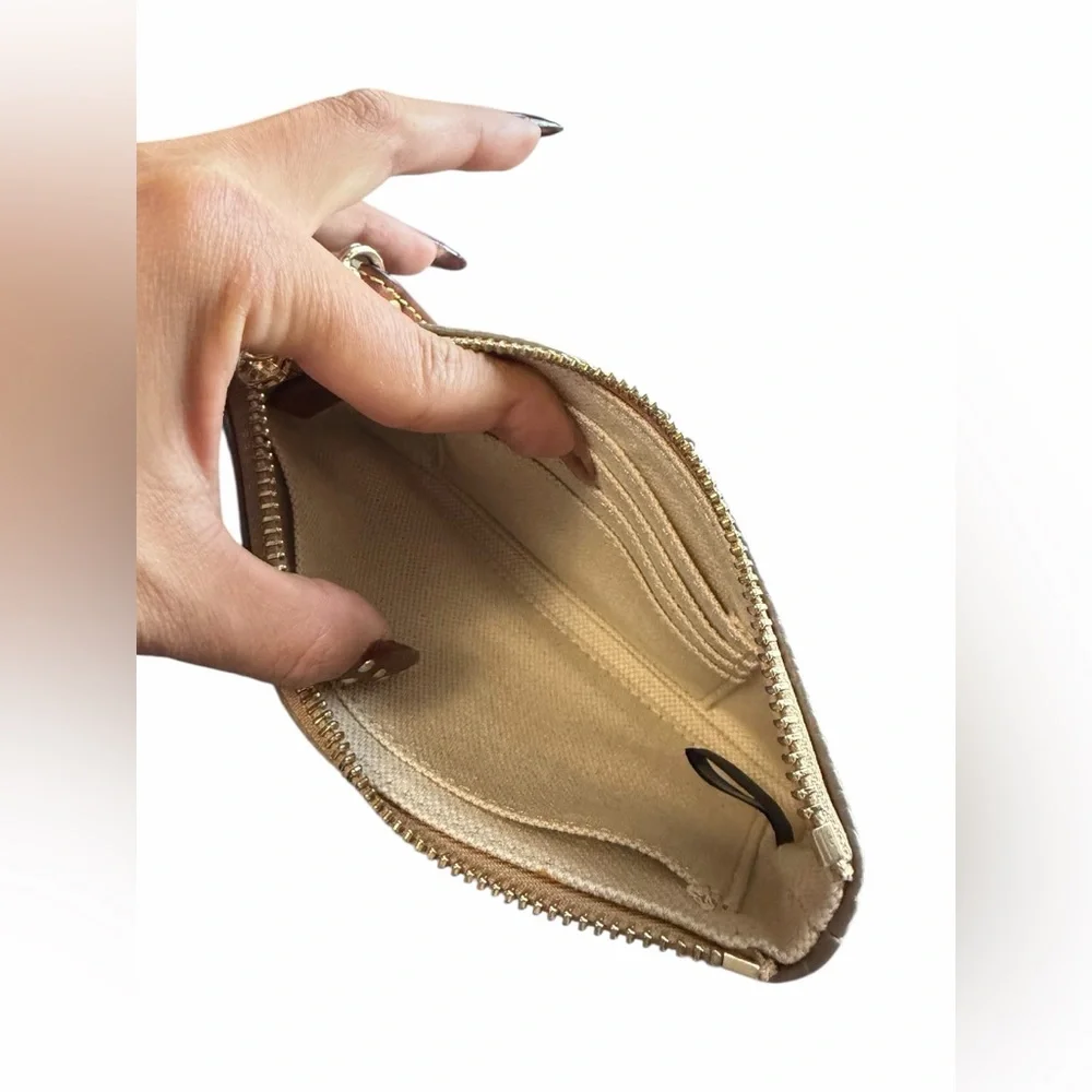 Dooney & Bourke Pebble Leather Wristlet Taupe Zip Clutch Wallet Card Case NWOT - Picture 6 of 7